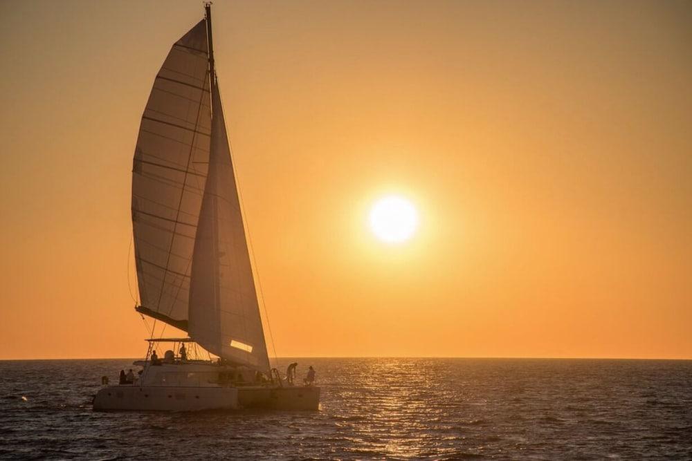 Acropole Sunrise Lejlighedshotel Kamári Eksteriør billede